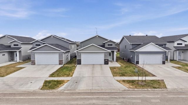 4540 18th Street S, Moorhead, MN 56560
