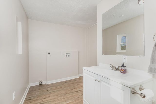 22 Skidmore Street, Cleves, OH 45002