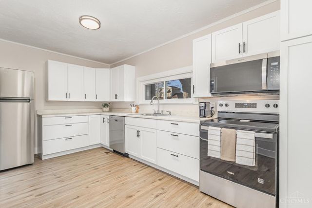 22 Skidmore Street, Cleves, OH 45002