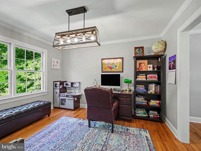 301 GREENWOOD DR, Fredericksburg, VA 22405