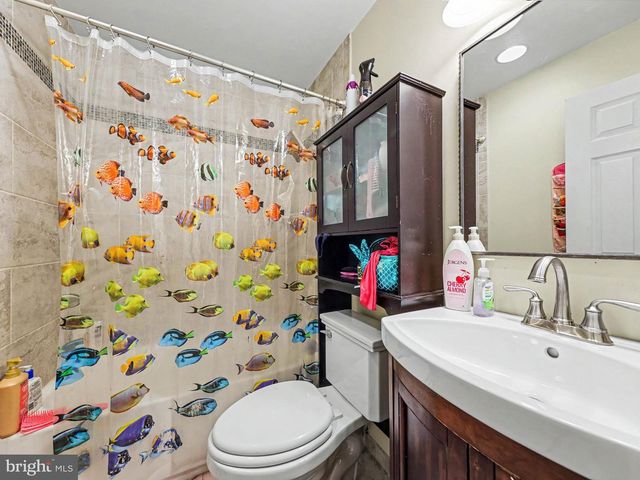 301 GREENWOOD DR, Fredericksburg, VA 22405