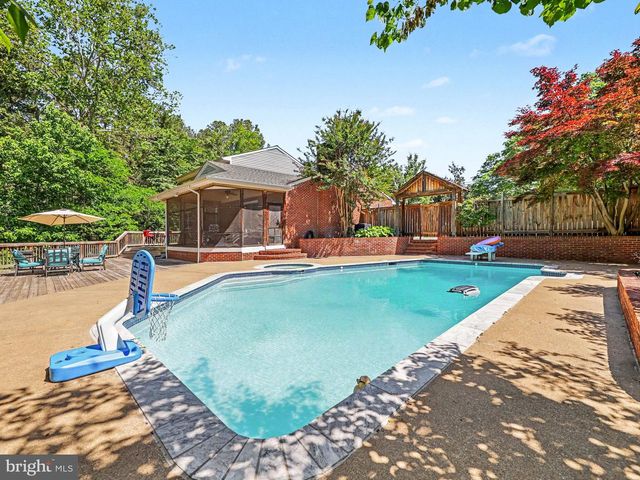 301 GREENWOOD DR, Fredericksburg, VA 22405