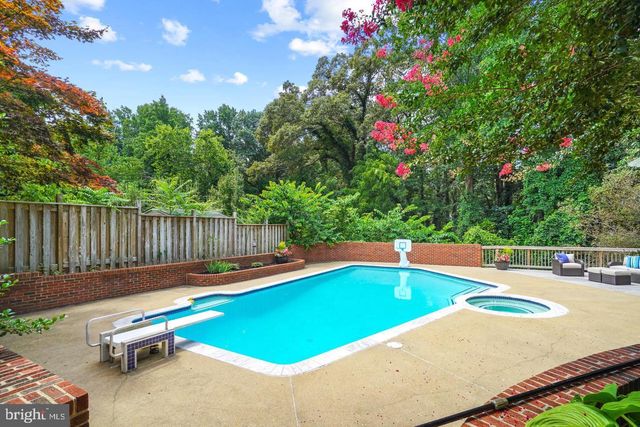 301 GREENWOOD DR, Fredericksburg, VA 22405