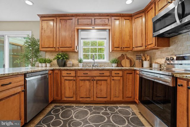 301 GREENWOOD DR, Fredericksburg, VA 22405