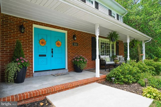 301 GREENWOOD DR, Fredericksburg, VA 22405