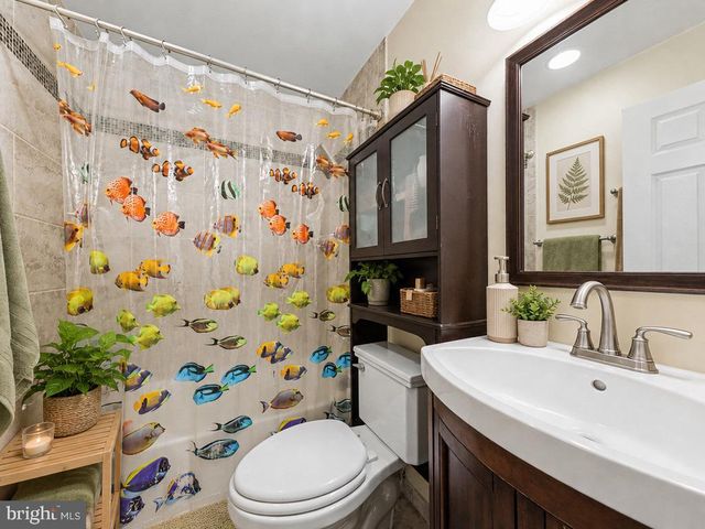 301 GREENWOOD DR, Fredericksburg, VA 22405