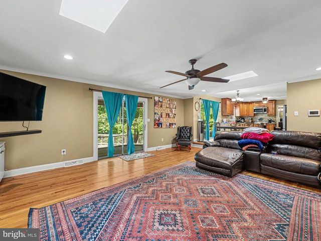 301 GREENWOOD DR, Fredericksburg, VA 22405