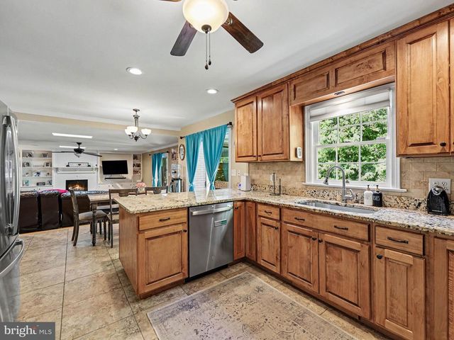 301 GREENWOOD DR, Fredericksburg, VA 22405