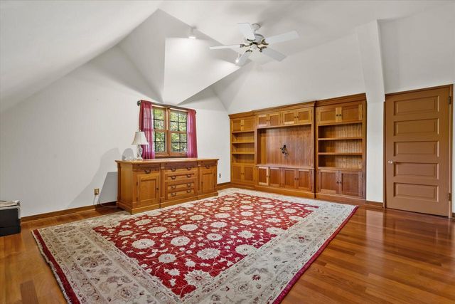 7015 Milwaukee River PARKWAY, Glendale, WI 53209