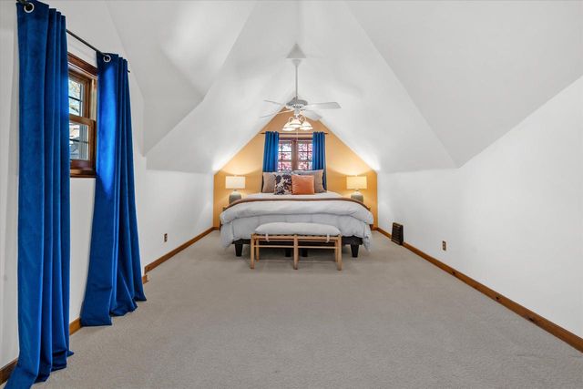 7015 Milwaukee River PARKWAY, Glendale, WI 53209