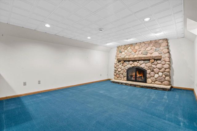 7015 Milwaukee River PARKWAY, Glendale, WI 53209