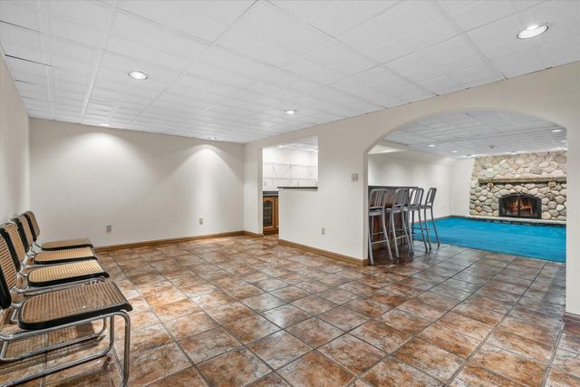 7015 Milwaukee River PARKWAY, Glendale, WI 53209