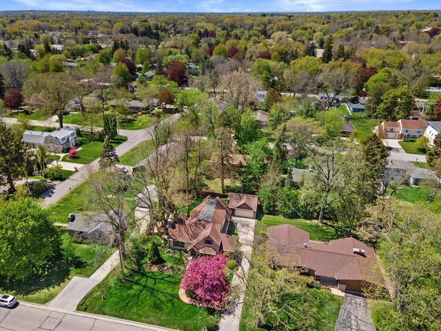 7015 Milwaukee River PARKWAY, Glendale, WI 53209
