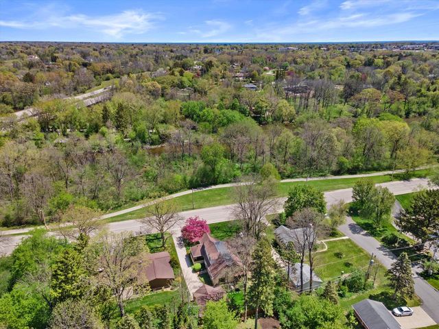 7015 Milwaukee River PARKWAY, Glendale, WI 53209