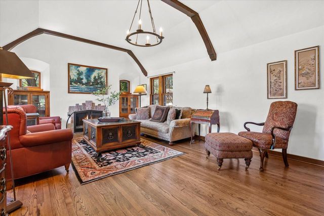 7015 Milwaukee River PARKWAY, Glendale, WI 53209