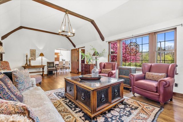 7015 Milwaukee River PARKWAY, Glendale, WI 53209