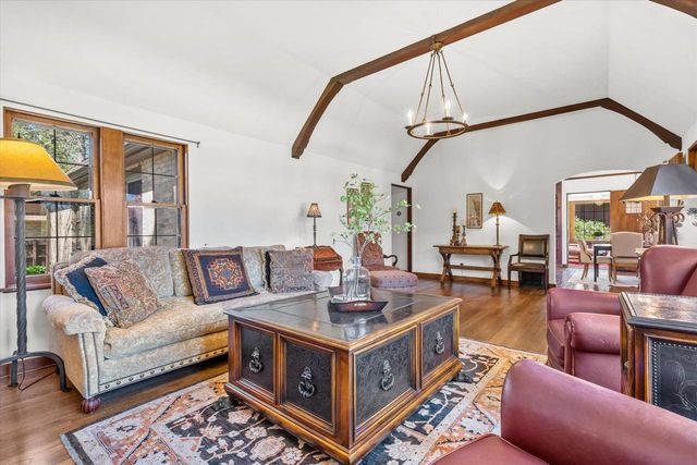 7015 Milwaukee River PARKWAY, Glendale, WI 53209
