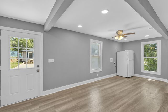 223 4th Ave, E, Springfield, TN 37172