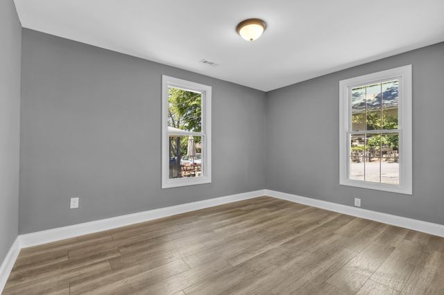 223 4th Ave, E, Springfield, TN 37172