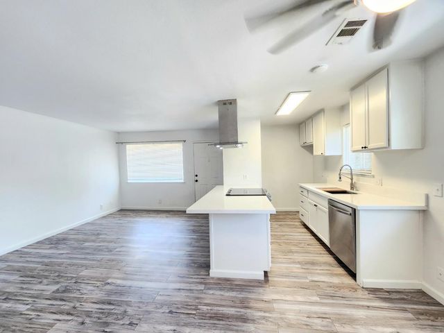 2236 Peach Avenue # 4, Clovis, CA 93612