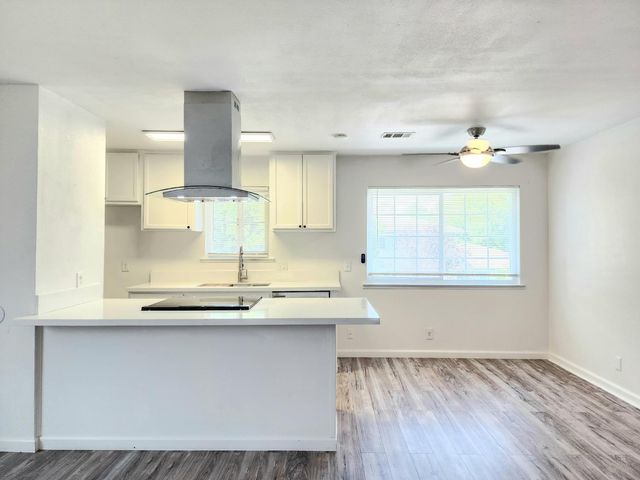 2236 Peach Avenue # 4, Clovis, CA 93612