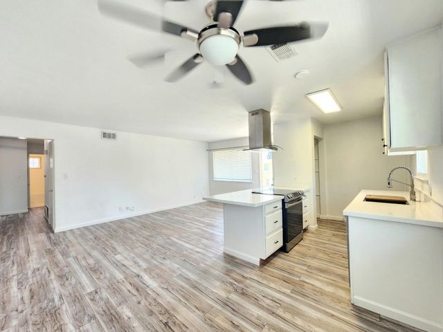 2236 Peach Avenue # 4, Clovis, CA 93612