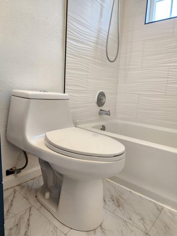 2236 Peach Avenue # 4, Clovis, CA 93612