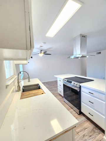 2236 Peach Avenue # 4, Clovis, CA 93612