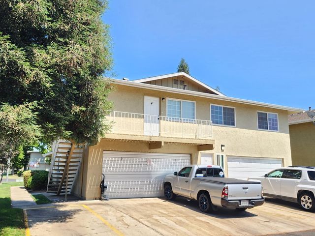 2236 Peach Avenue # 4, Clovis, CA 93612
