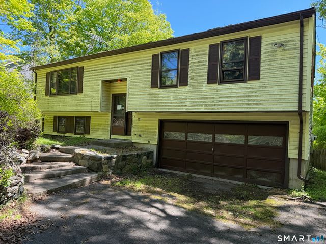 15 Bear Mountain Road, Danbury, CT 06811
