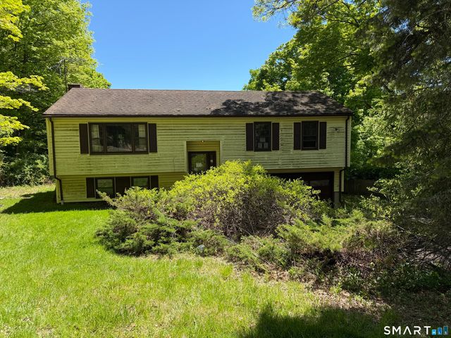 15 Bear Mountain Road, Danbury, CT 06811
