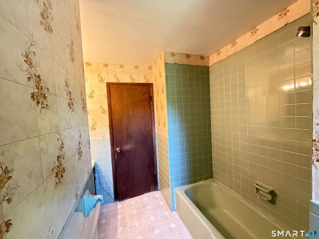 15 Bear Mountain Road, Danbury, CT 06811