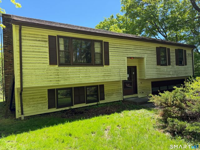 15 Bear Mountain Road, Danbury, CT 06811
