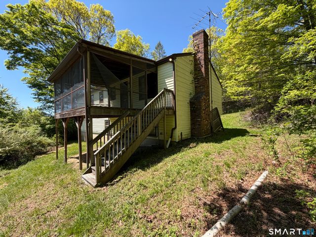 15 Bear Mountain Road, Danbury, CT 06811
