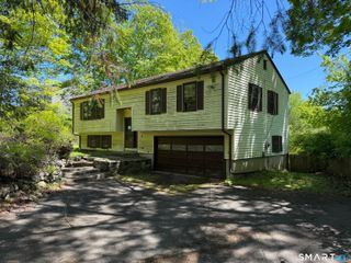 15 Bear Mountain Road, Danbury, CT 06811