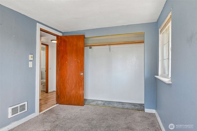 8703 16th Avenue SW, Seattle, WA 98106