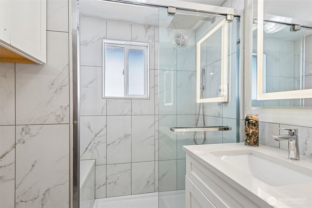 8703 16th Avenue SW, Seattle, WA 98106