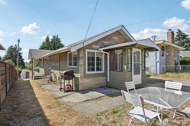 8703 16th Avenue SW, Seattle, WA 98106