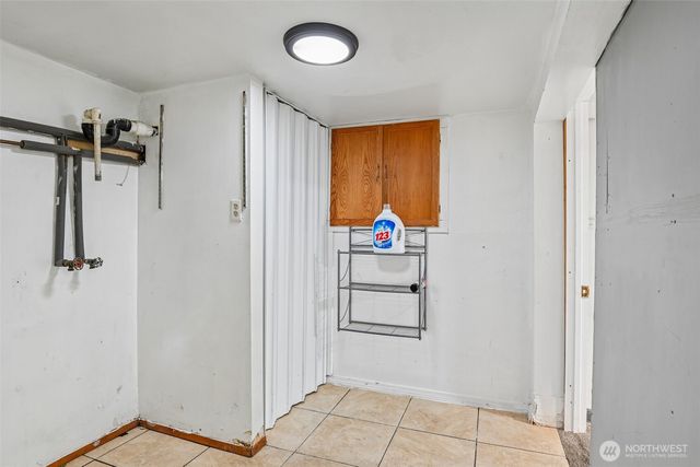 8703 16th Avenue SW, Seattle, WA 98106