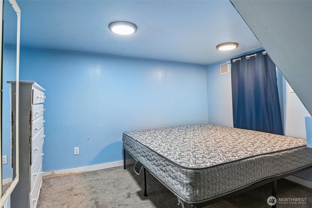 8703 16th Avenue SW, Seattle, WA 98106