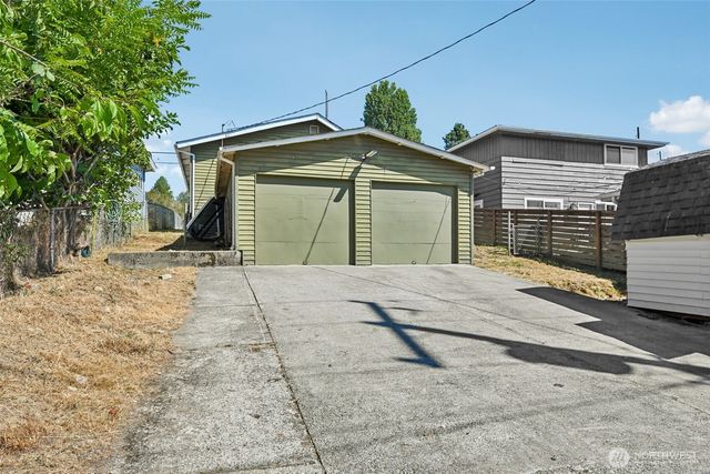 8703 16th Avenue SW, Seattle, WA 98106