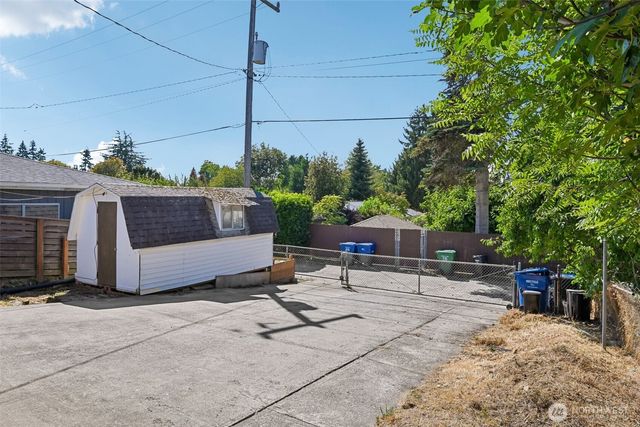 8703 16th Avenue SW, Seattle, WA 98106