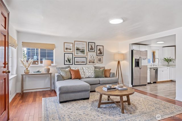 8703 16th Avenue SW, Seattle, WA 98106