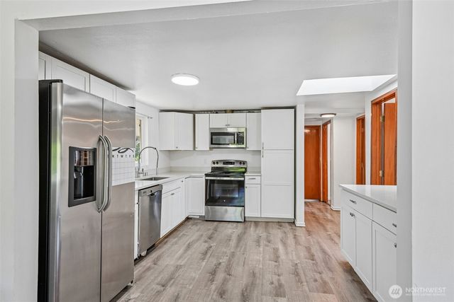 8703 16th Avenue SW, Seattle, WA 98106