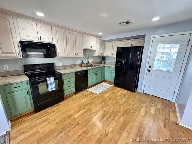 313 E Ash Avenue, Fort Gibson, OK 74434