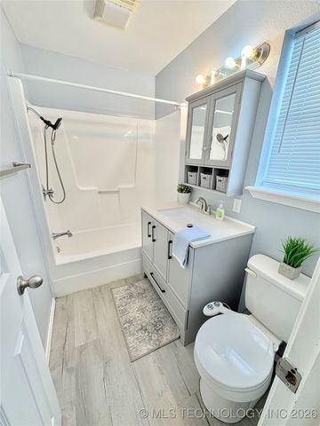 313 E Ash Avenue, Fort Gibson, OK 74434