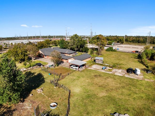 11318 Wallisville Road, Houston, TX 77013