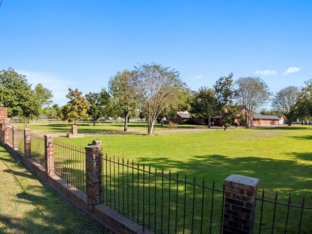 11318 Wallisville Road, Houston, TX 77013