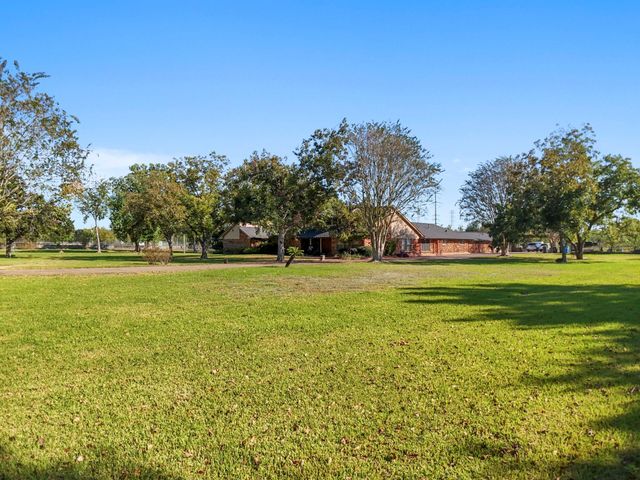 11318 Wallisville Road, Houston, TX 77013