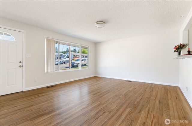 1515 NE 3rd Avenue, Oak Harbor, WA 98277